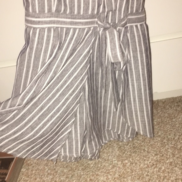 Striped Romper - Picture 3 of 4